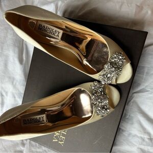 Badgley Mischka Cream Silver Embellished Heels